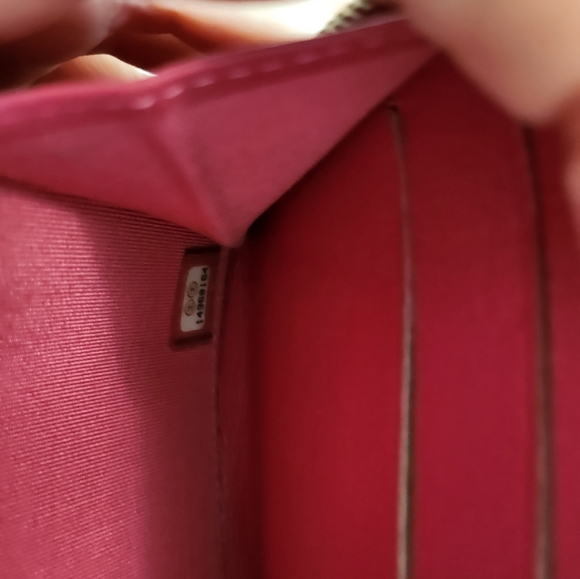 Chanel authentic zipper wallet - Picture 3 of 4